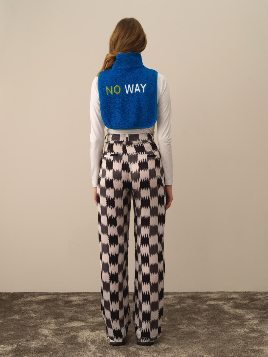 Regular Fit Neckline - 4