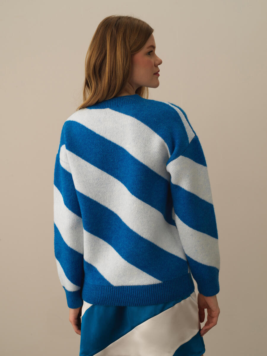 Striped Oversized Sweater - 3