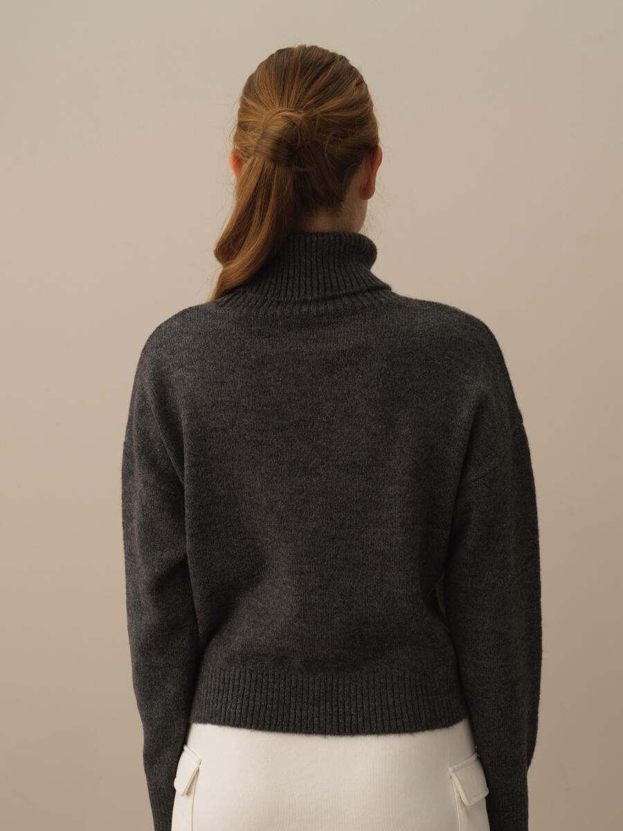 Turtleneck Oversized Sweater - 4