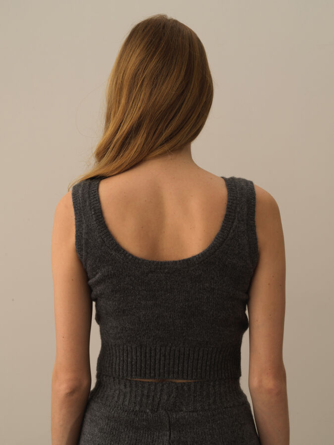 U-Neck Regular Fit Knit Tank Top - Xint