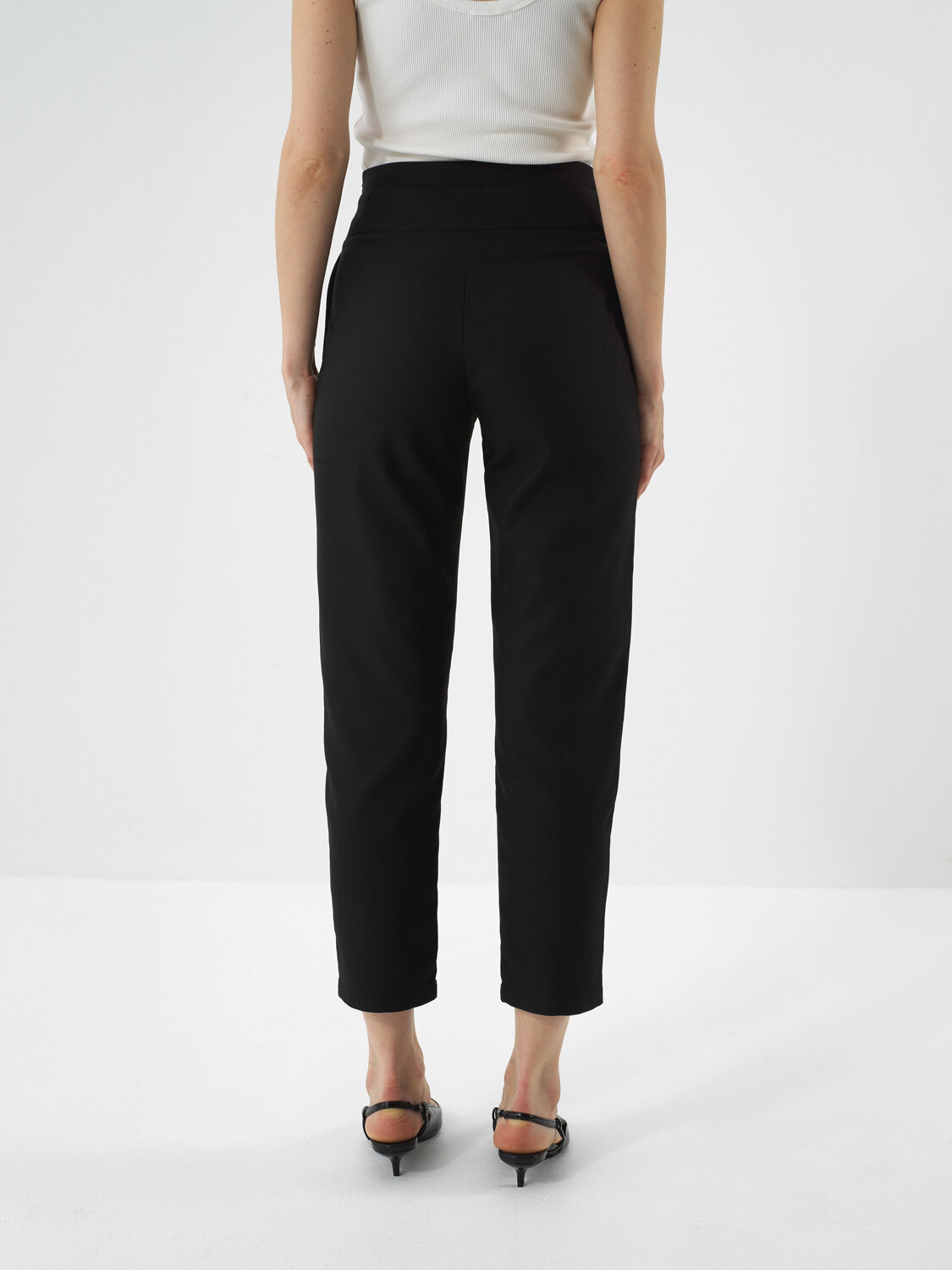 Black Regular Fit Trousers That Maintain Their Form - Xint