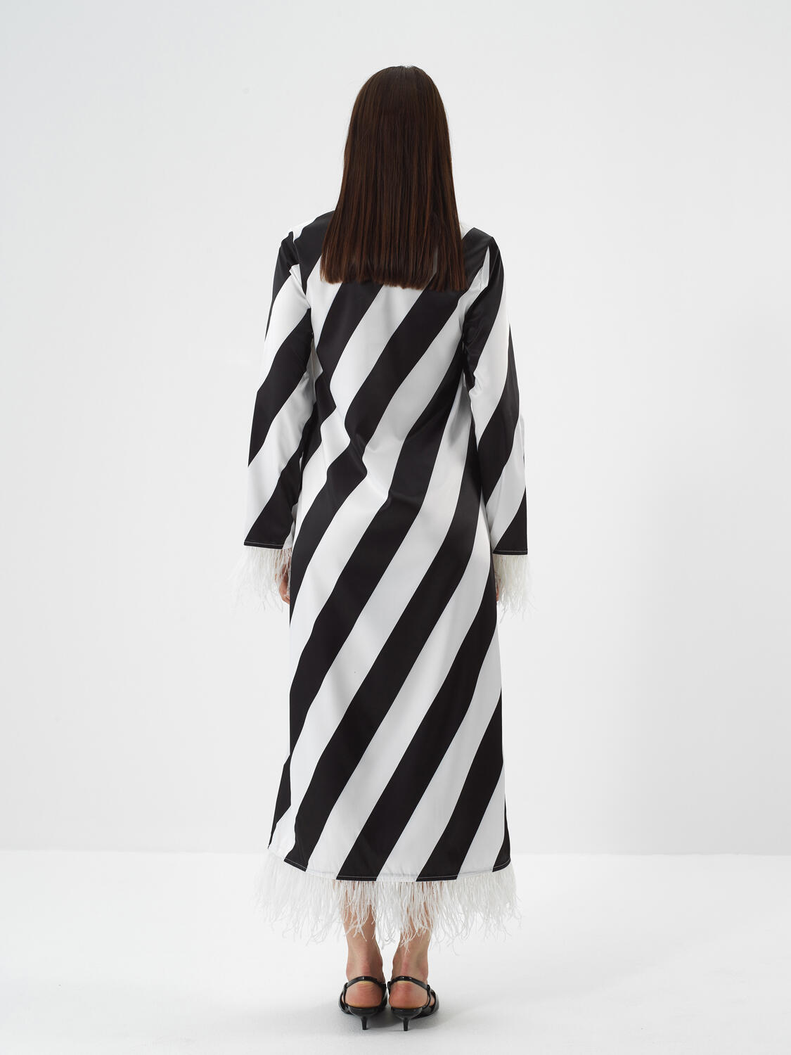 Black Form-Proof Regular Fit Dress - 4