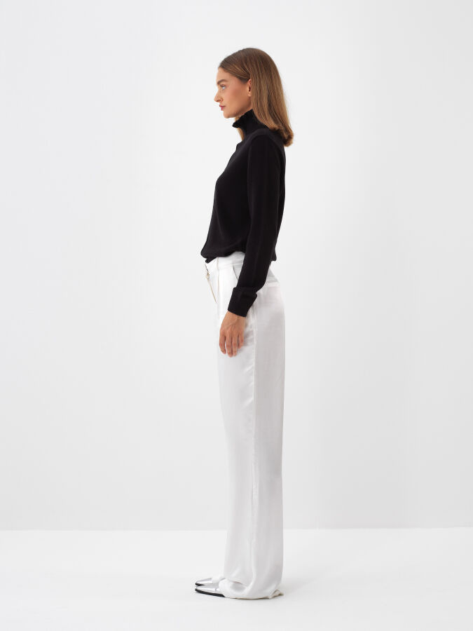 Wool Plain Turtleneck Sweater - Xint